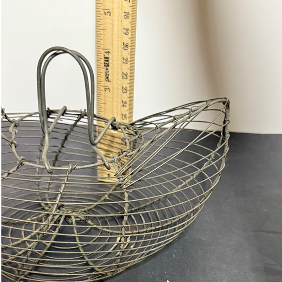 Vintage 1950s Handmade Wire Bird Egg Basket – Farmhouse Decor 11x7x7 - Picture 5 of 7